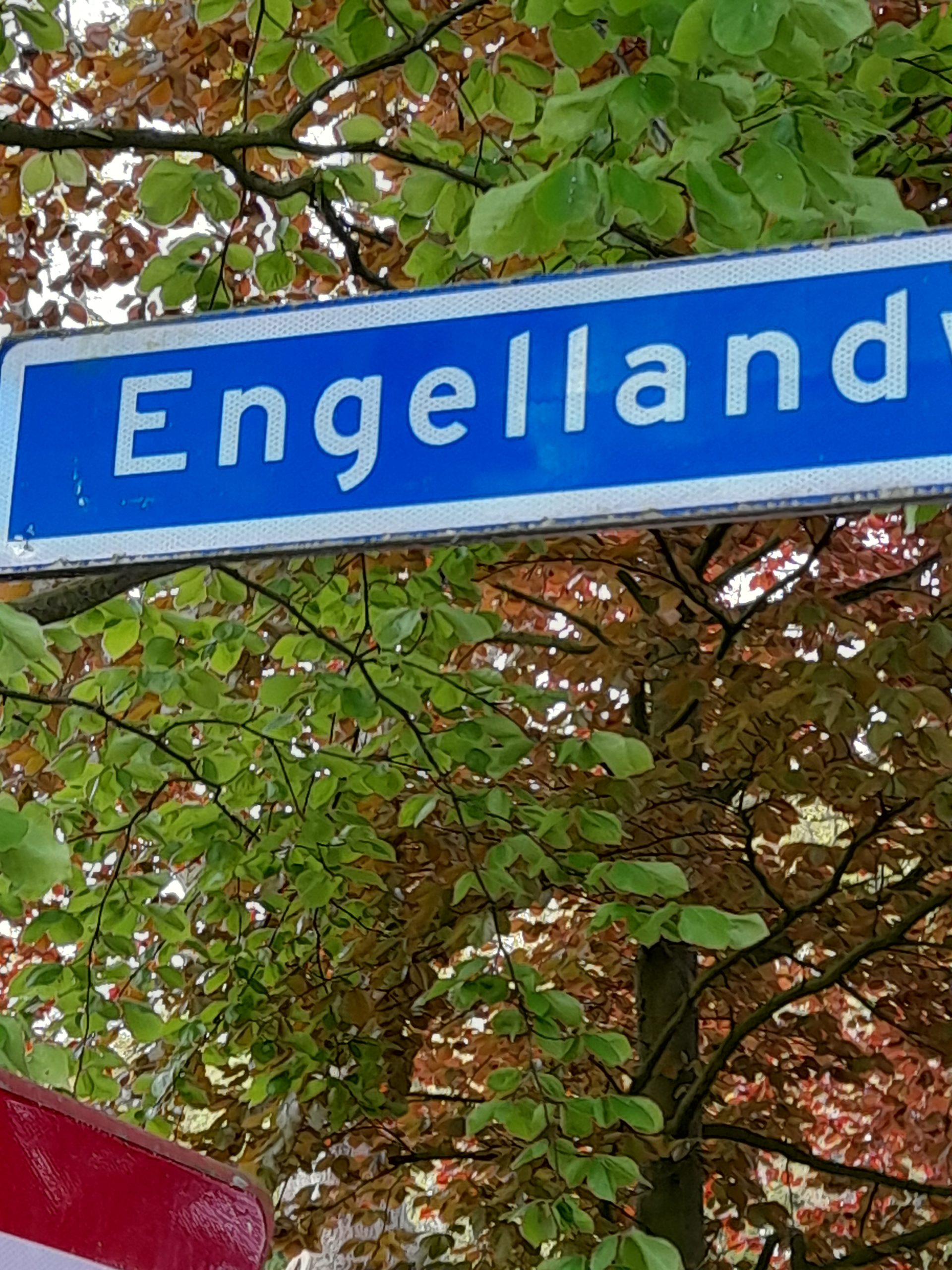 NATO VERLIEST IN EIGEN HUIS; AMSTERDAM IS POEP OP DE STOEP WIE RUIMT HET OP..KRIJG TOCH ALLEUMALL DE KOLERE, VAL VA=OR MIJ PAT ALLEMAAL..(NATO TALK; SAHAME